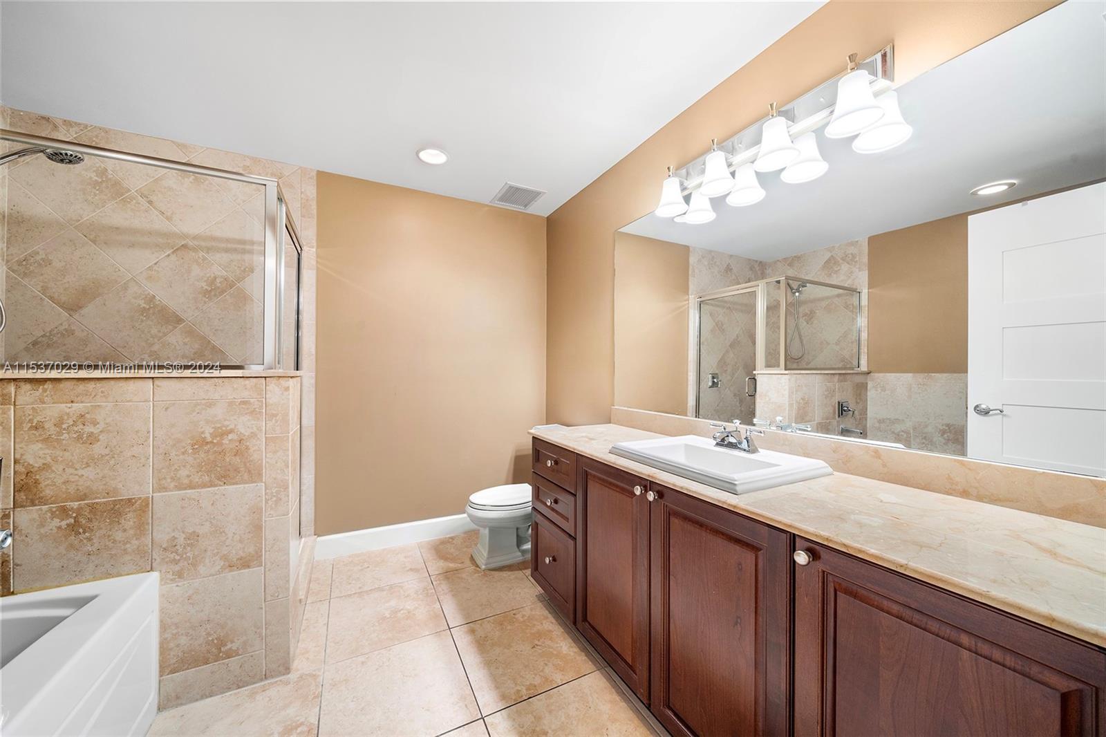 ANDALUSIA CONDO RESIDENCE - Residential