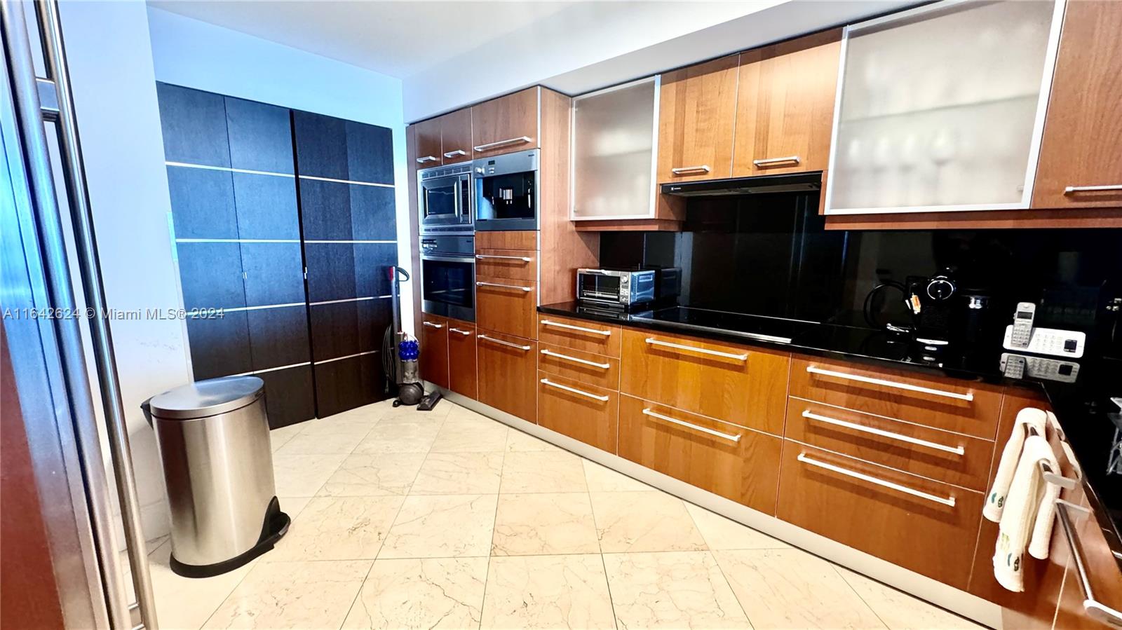 JADE RESIDENCES AT BRICKE - Residential