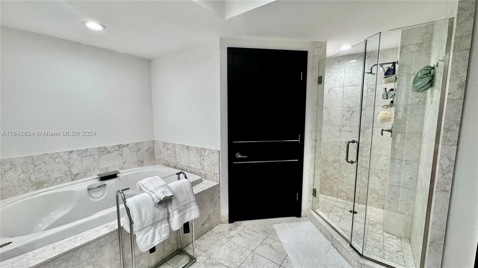 JADE RESIDENCES AT BRICKE - Residential