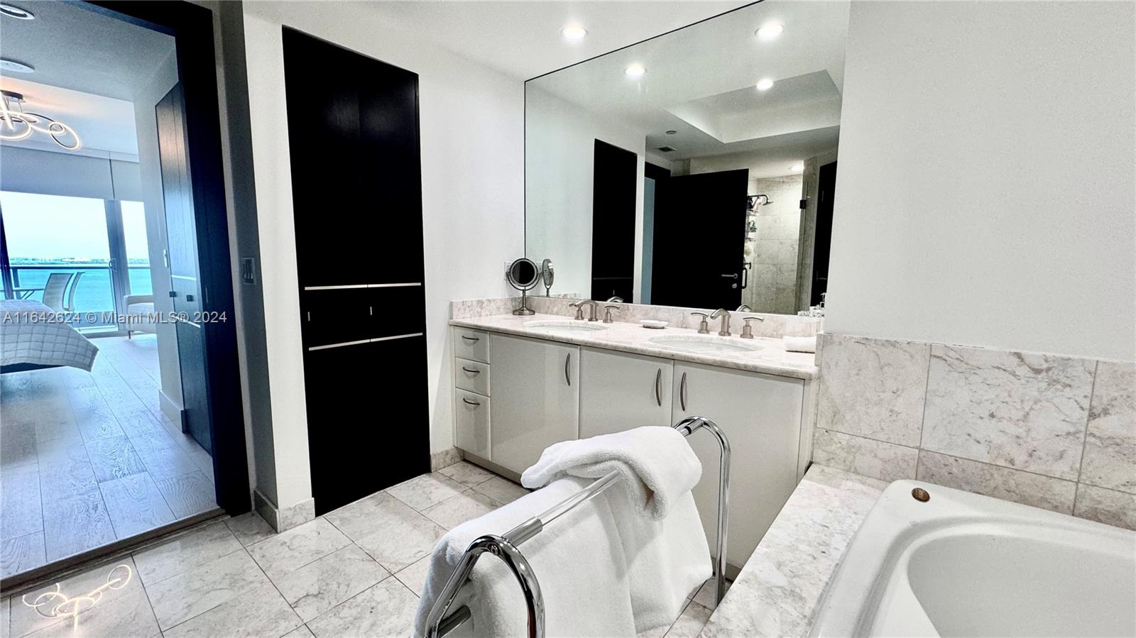 JADE RESIDENCES AT BRICKE - Residential