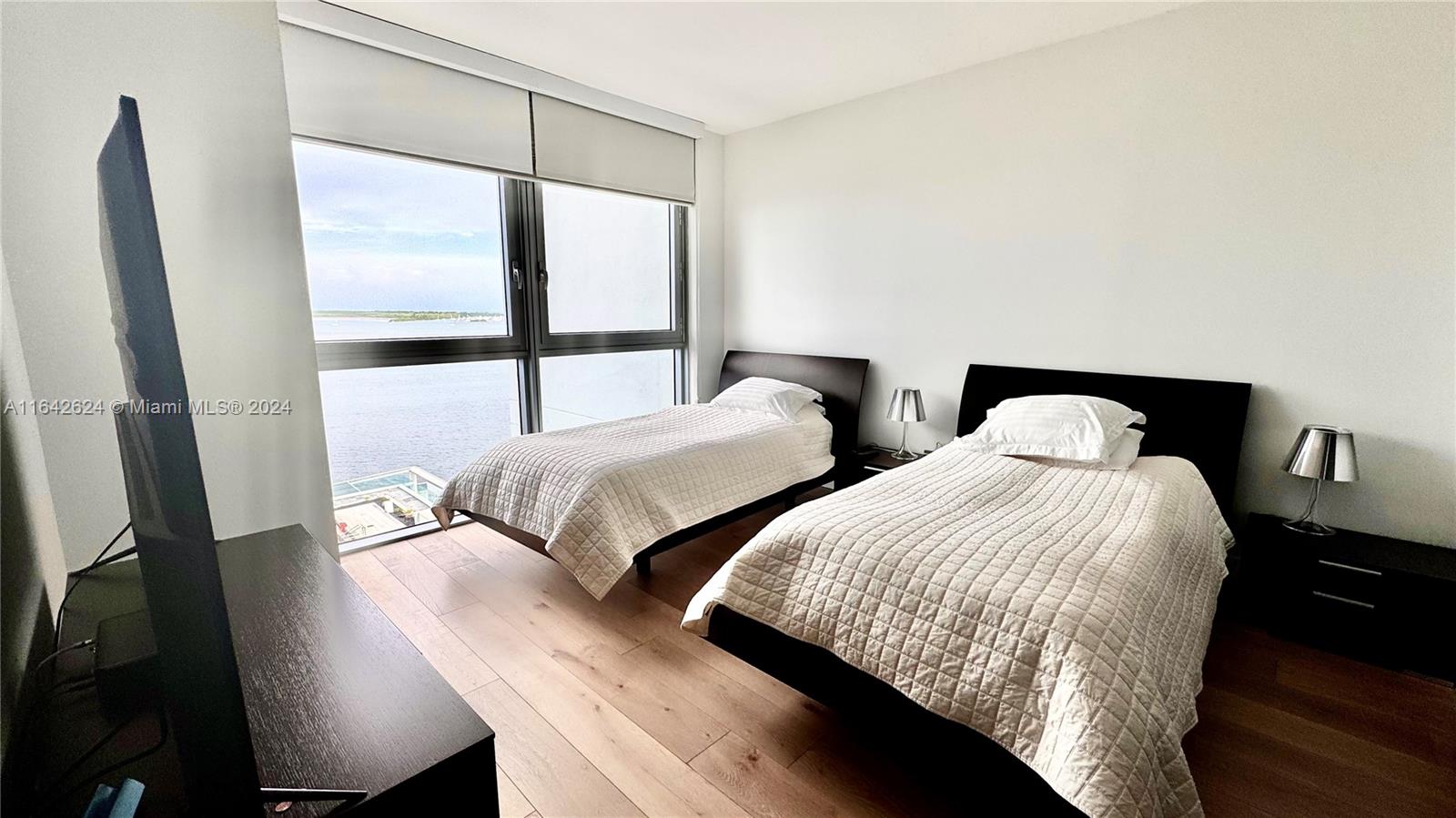 JADE RESIDENCES AT BRICKE - Residential