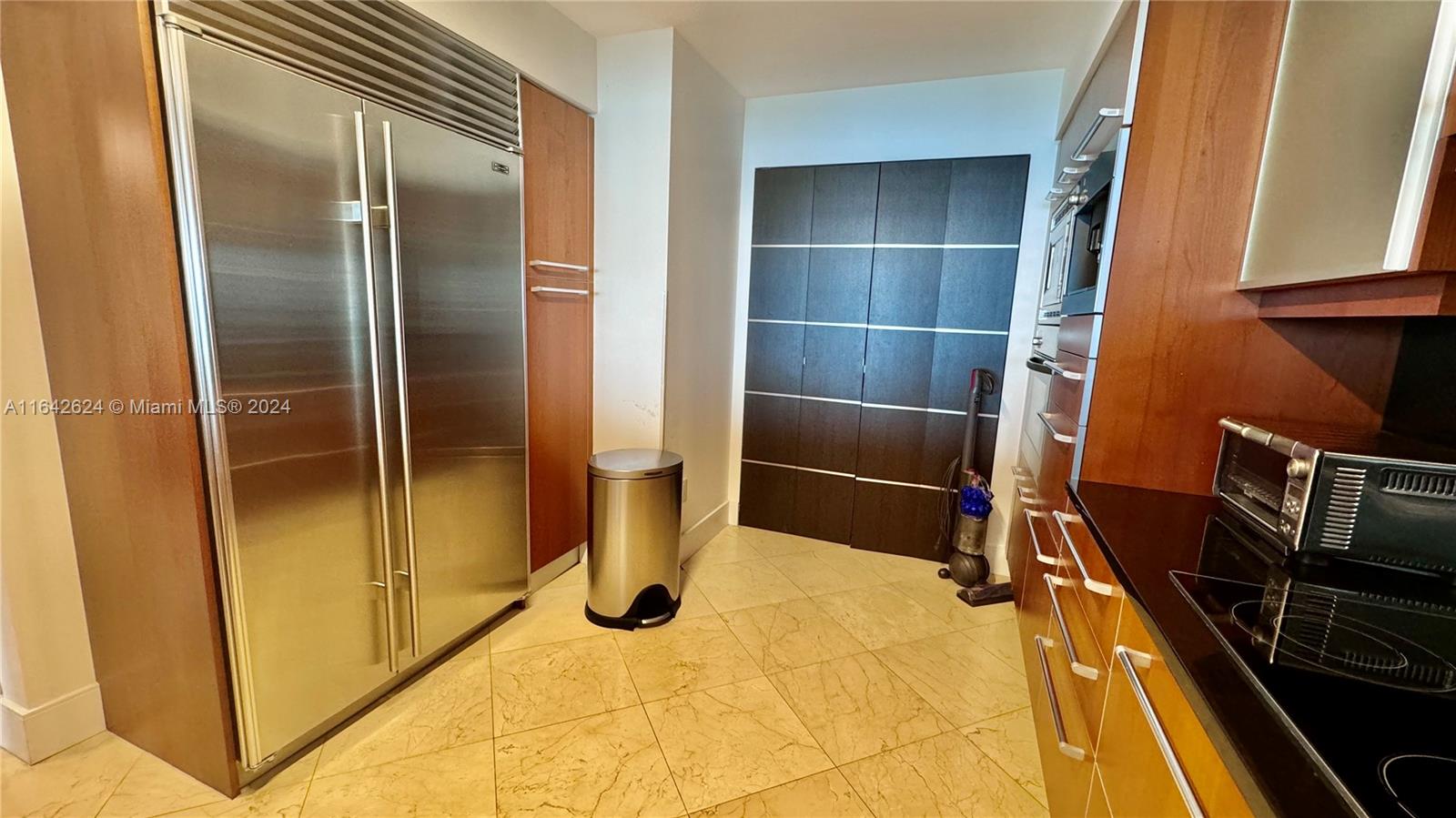 JADE RESIDENCES AT BRICKE - Residential
