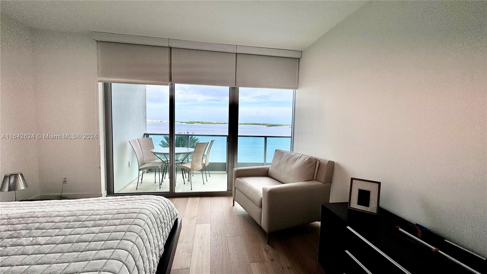 JADE RESIDENCES AT BRICKE - Residential