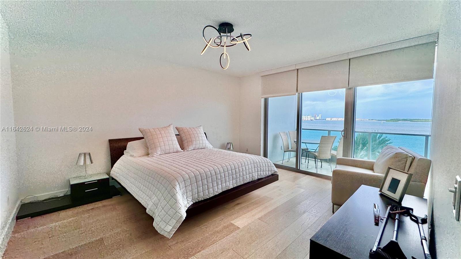 JADE RESIDENCES AT BRICKE - Residential