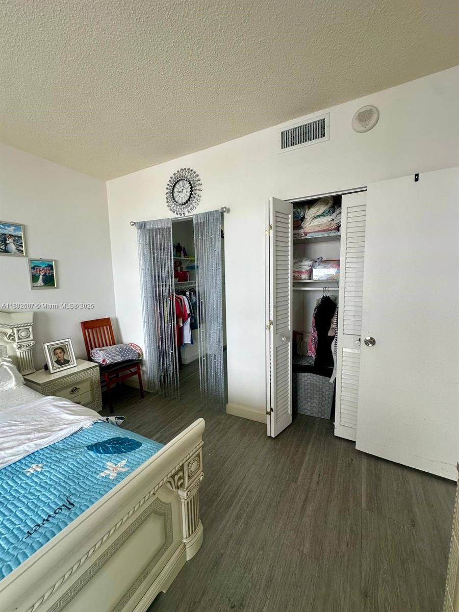 IMPERIAL TOWERS CONDO - Residential