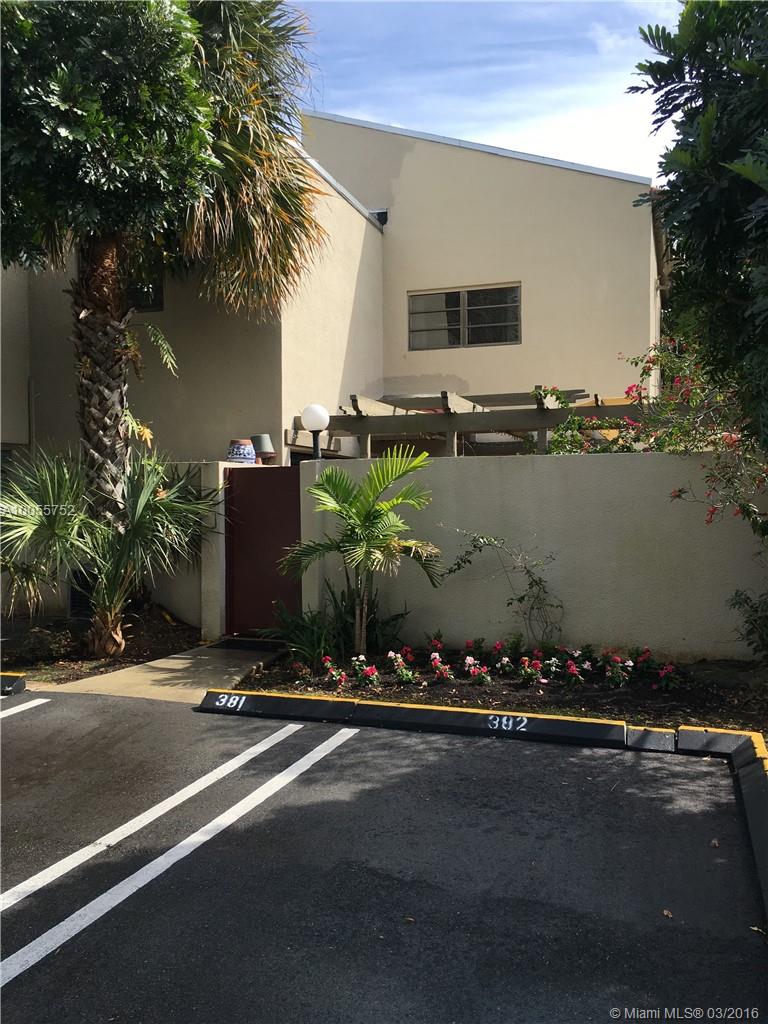 Rarely seen and sought after townhome for sale in Oasis. Won’t last. Huge 1349 sq. ft. 3 bedroom/2.5 bath corner unit in this popular gated community near UM, Dadeland, Coral Gables & South Miami. Community has 2 sparkling pools and dog park. Nicely updated with a private courtyard entrance and 2 parking spaces right in front of unit. Please call for a private showing.