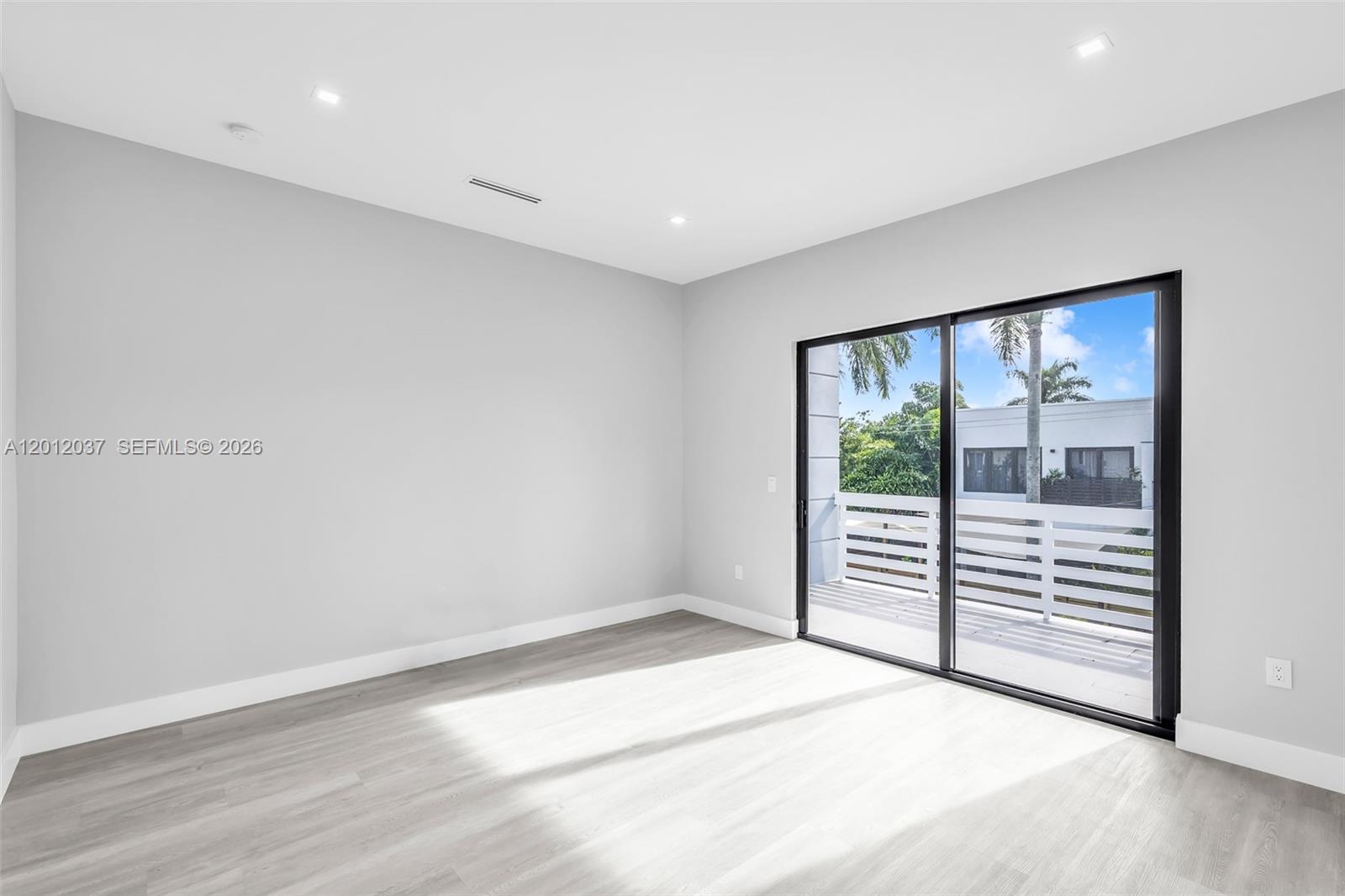 LAUDERDALE - Residential