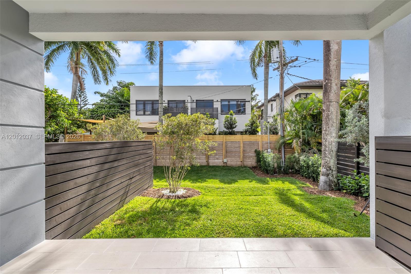 LAUDERDALE - Residential