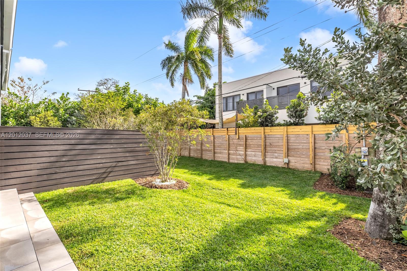 LAUDERDALE - Residential