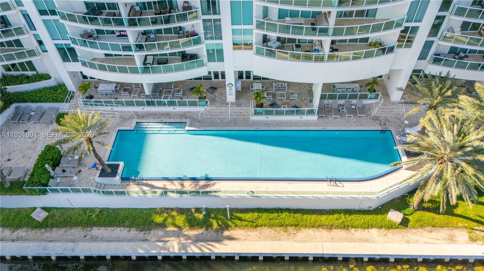 HAMPTONS SOUTH CONDO - Residential