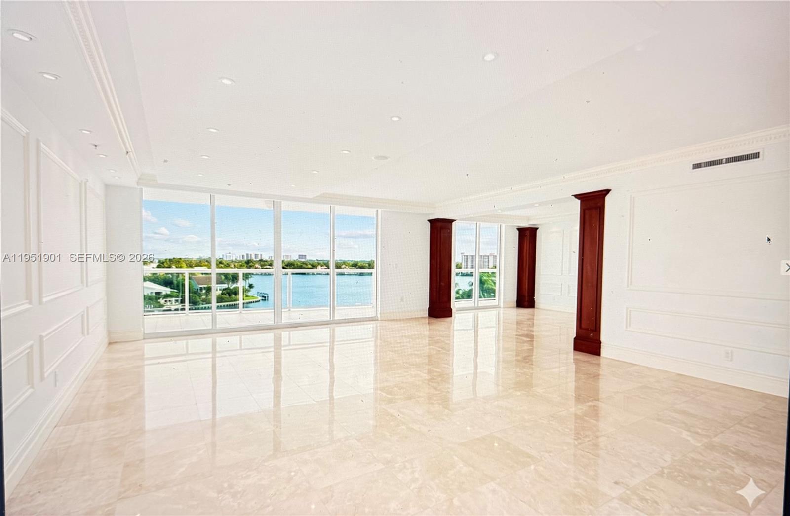 HAMPTONS SOUTH CONDO - Residential