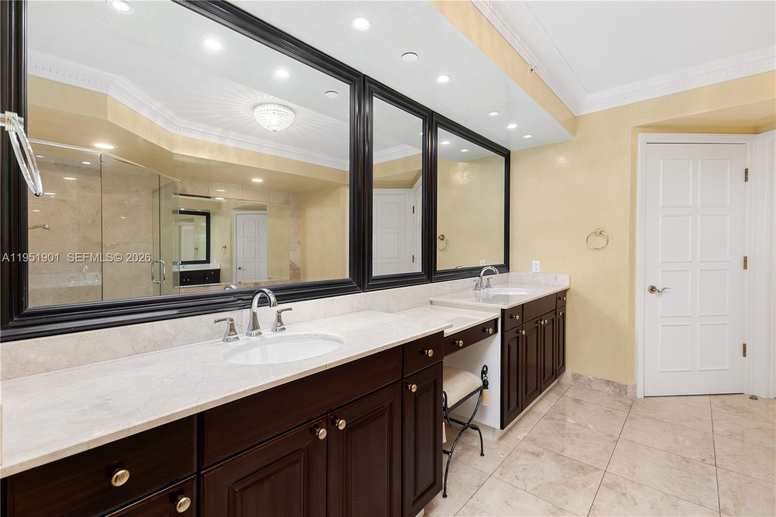 HAMPTONS SOUTH CONDO - Residential