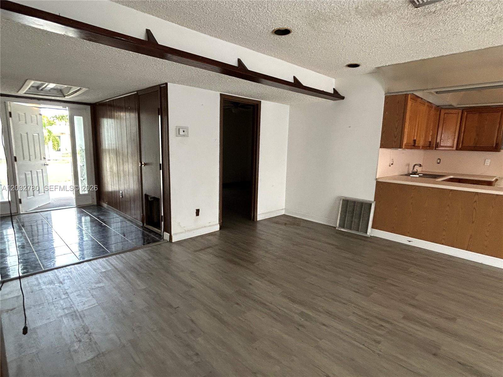 ROYAL PALM ACRES NINTH SE - Residential