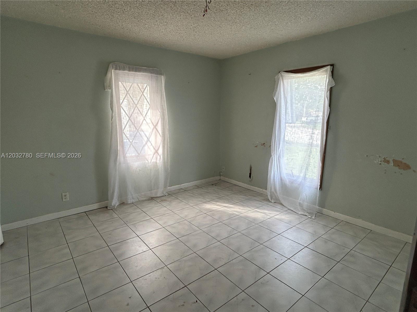 ROYAL PALM ACRES NINTH SE - Residential