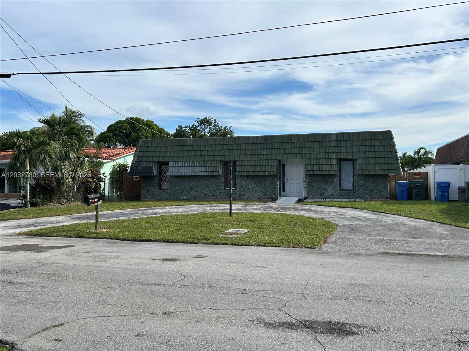 ROYAL PALM ACRES NINTH SE - Residential