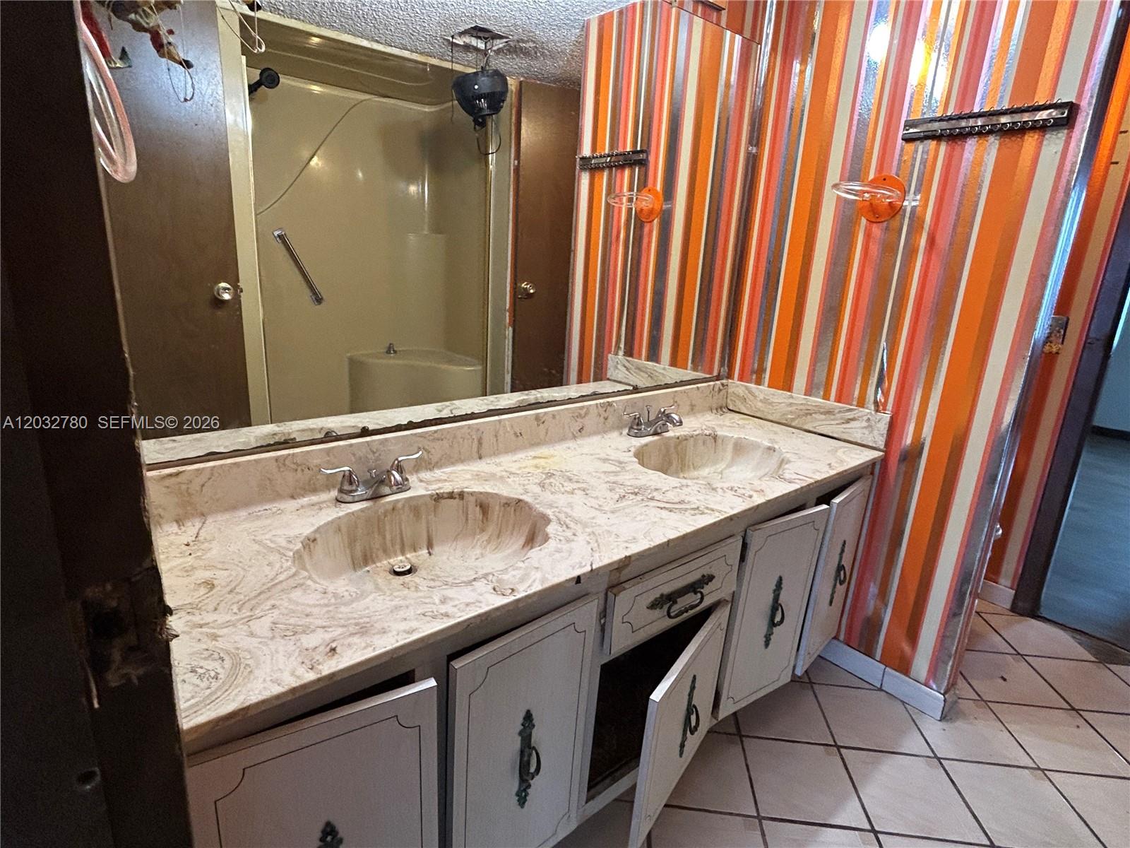 ROYAL PALM ACRES NINTH SE - Residential