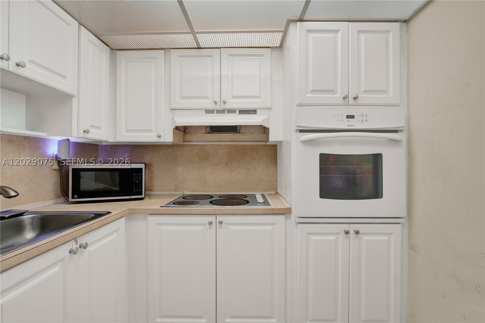OCEANVIEW BUILDING A COND - Residential