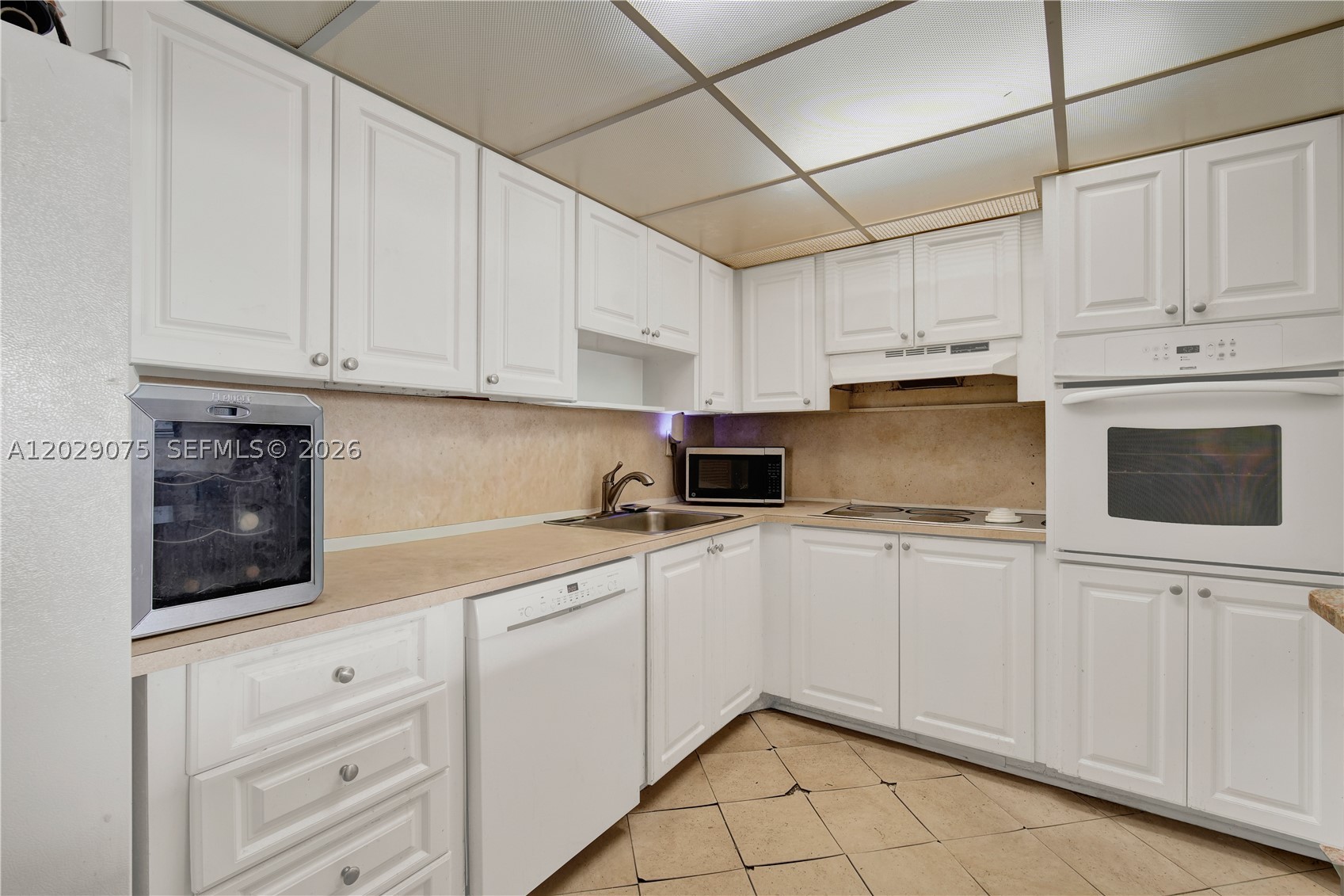 OCEANVIEW BUILDING A COND - Residential