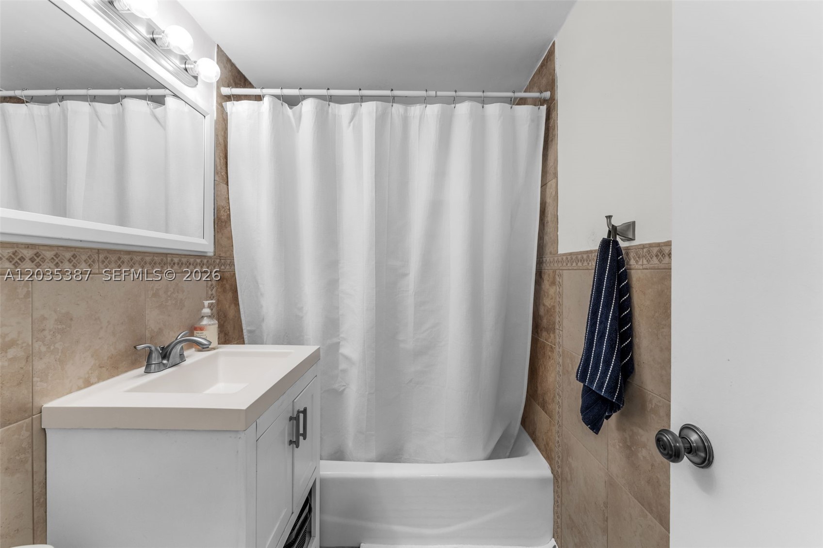 PATHWAYS CONDO - Residential