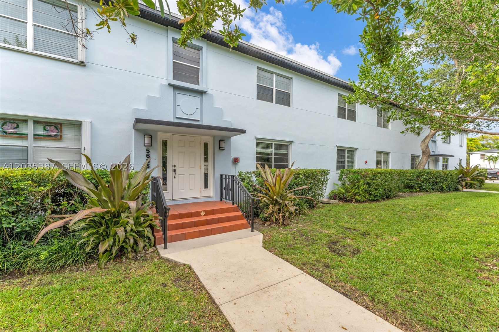 PATHWAYS CONDO - Residential
