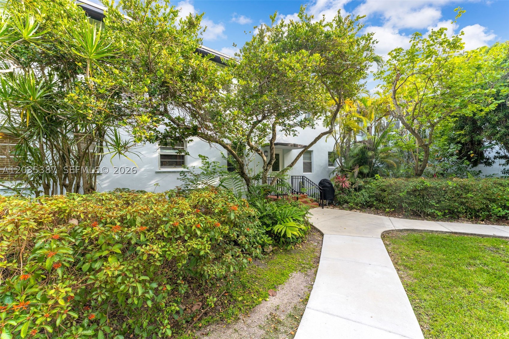 PATHWAYS CONDO - Residential