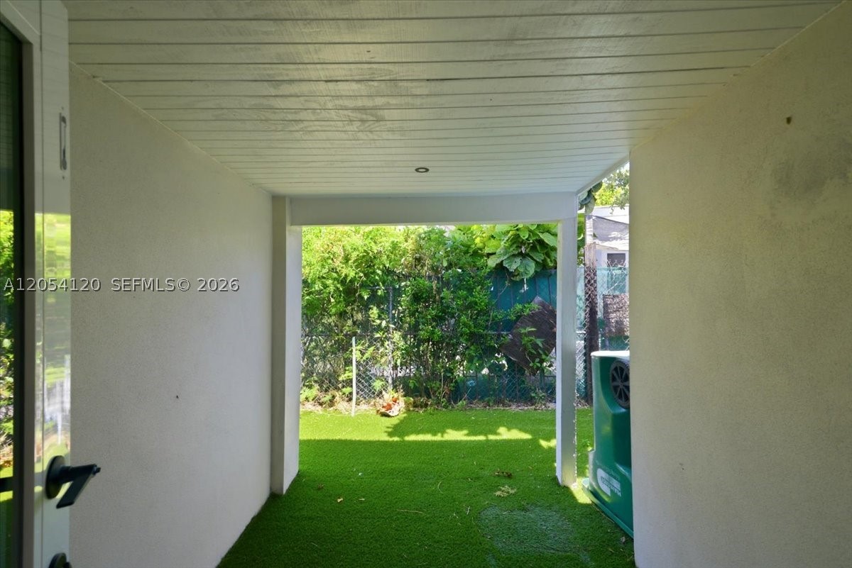 W MIAMI SHORES SEC B - Residential