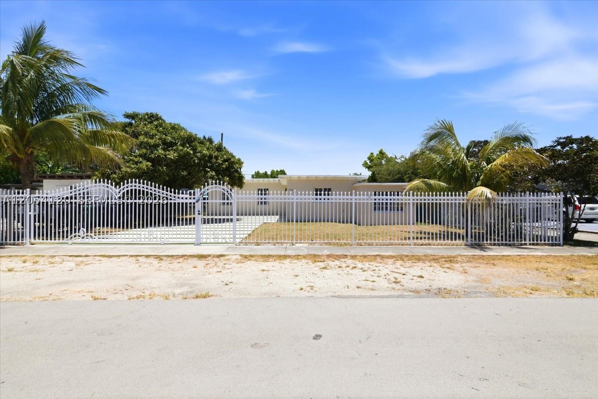 W MIAMI SHORES SEC B - Residential