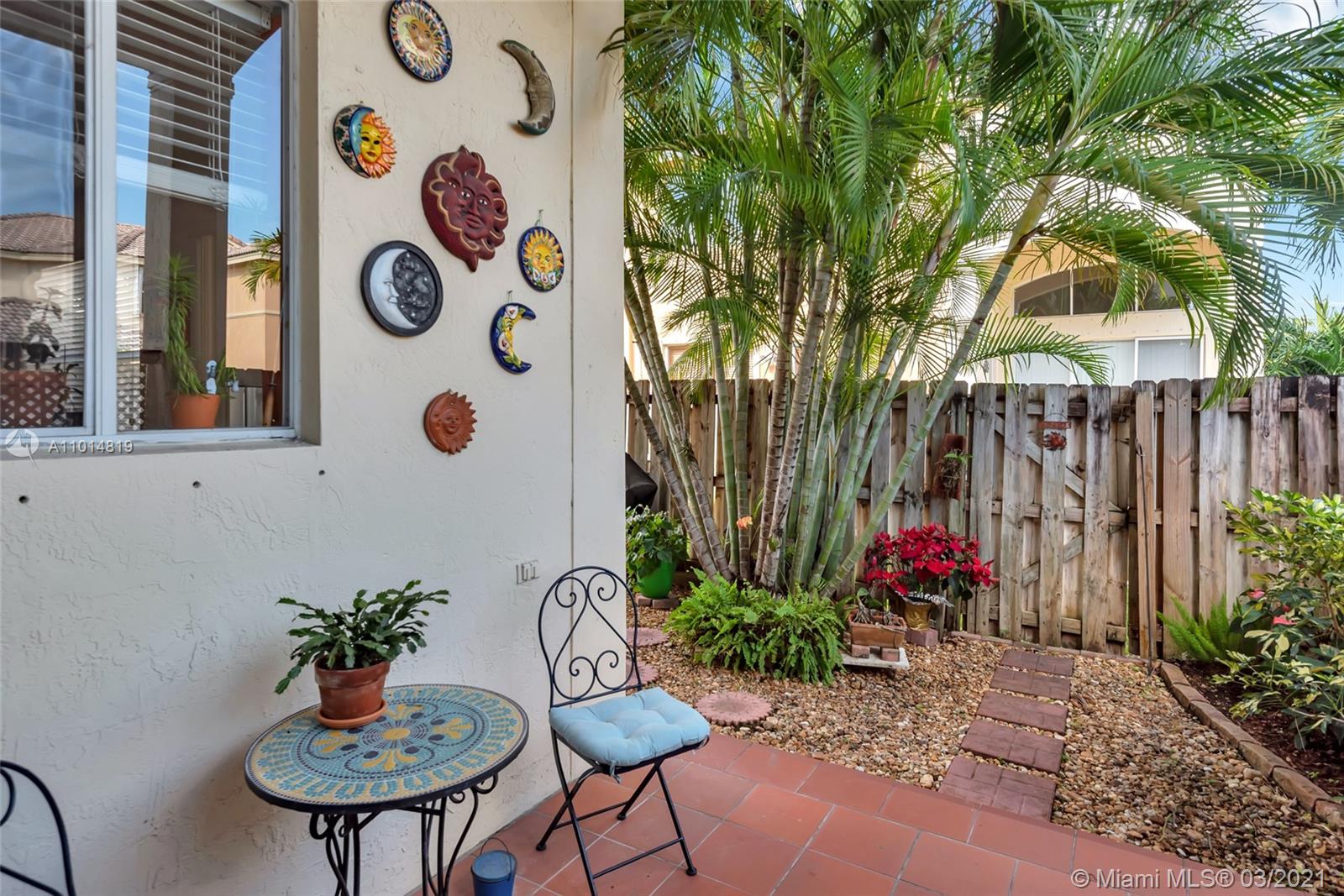 DORAL SOUTHEAST PATIO-HOM - Residential