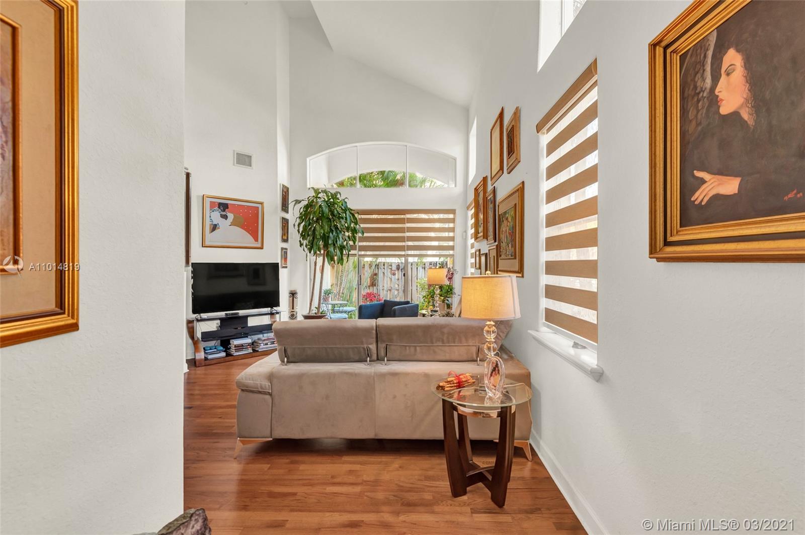 DORAL SOUTHEAST PATIO-HOM - Residential