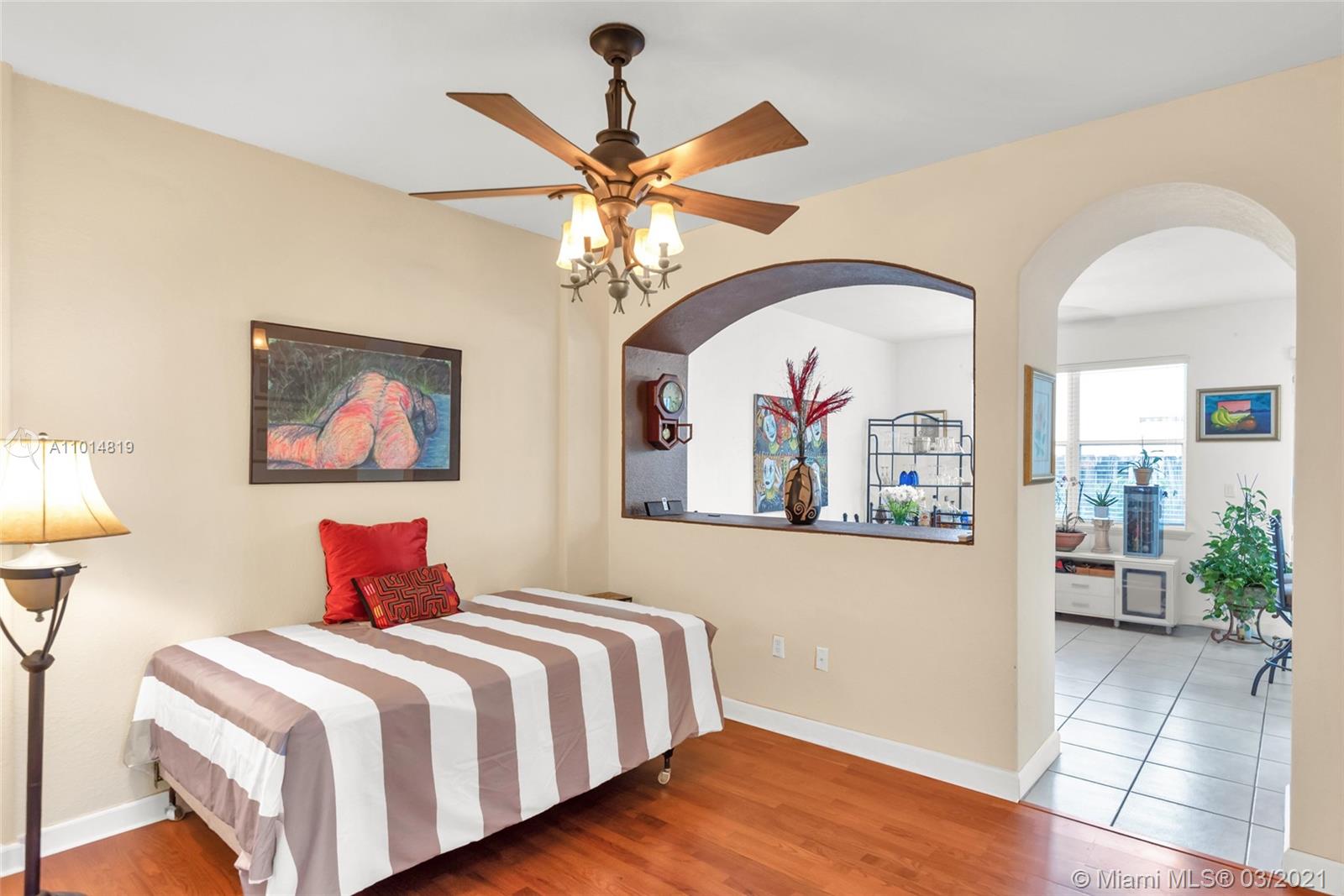 DORAL SOUTHEAST PATIO-HOM - Residential