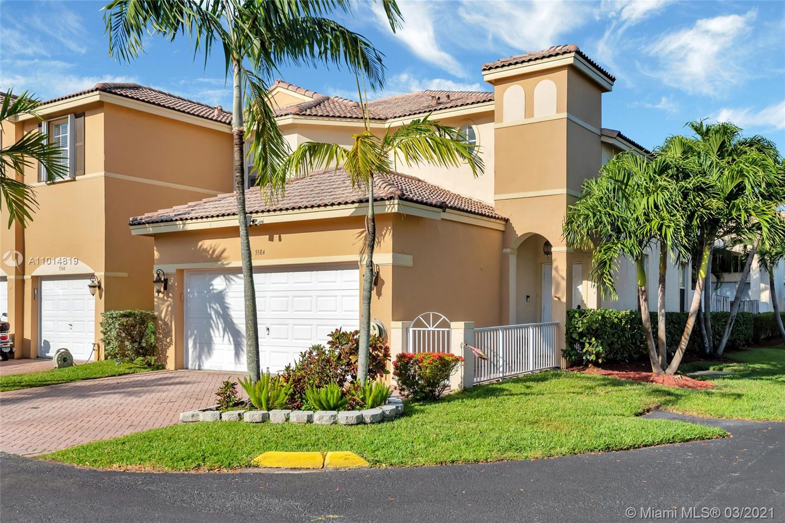 DORAL SOUTHEAST PATIO-HOM - Residential