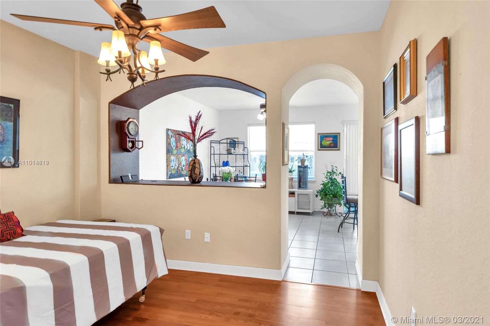 DORAL SOUTHEAST PATIO-HOM - Residential
