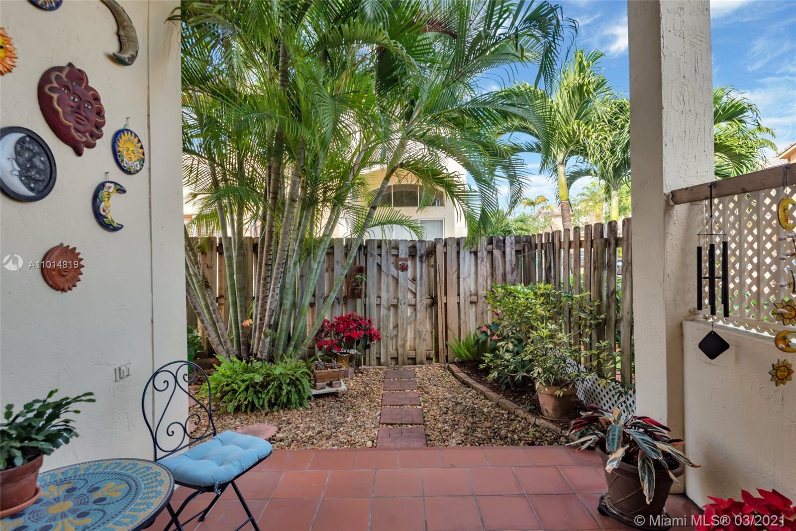 DORAL SOUTHEAST PATIO-HOM - Residential