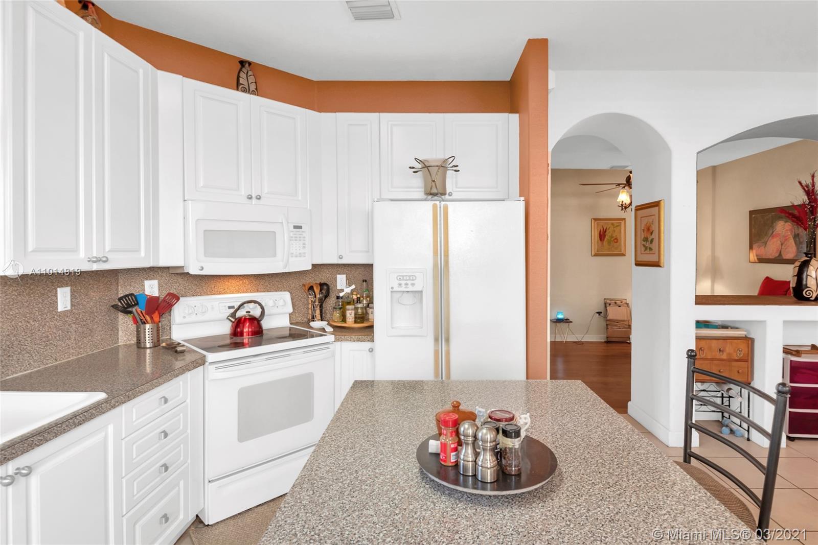 DORAL SOUTHEAST PATIO-HOM - Residential