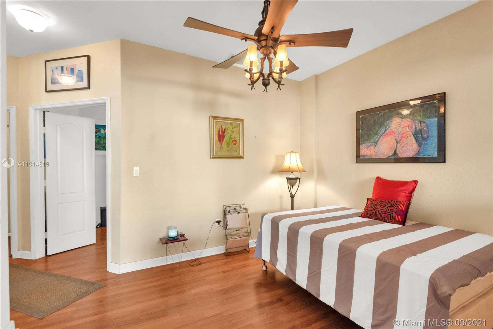 DORAL SOUTHEAST PATIO-HOM - Residential