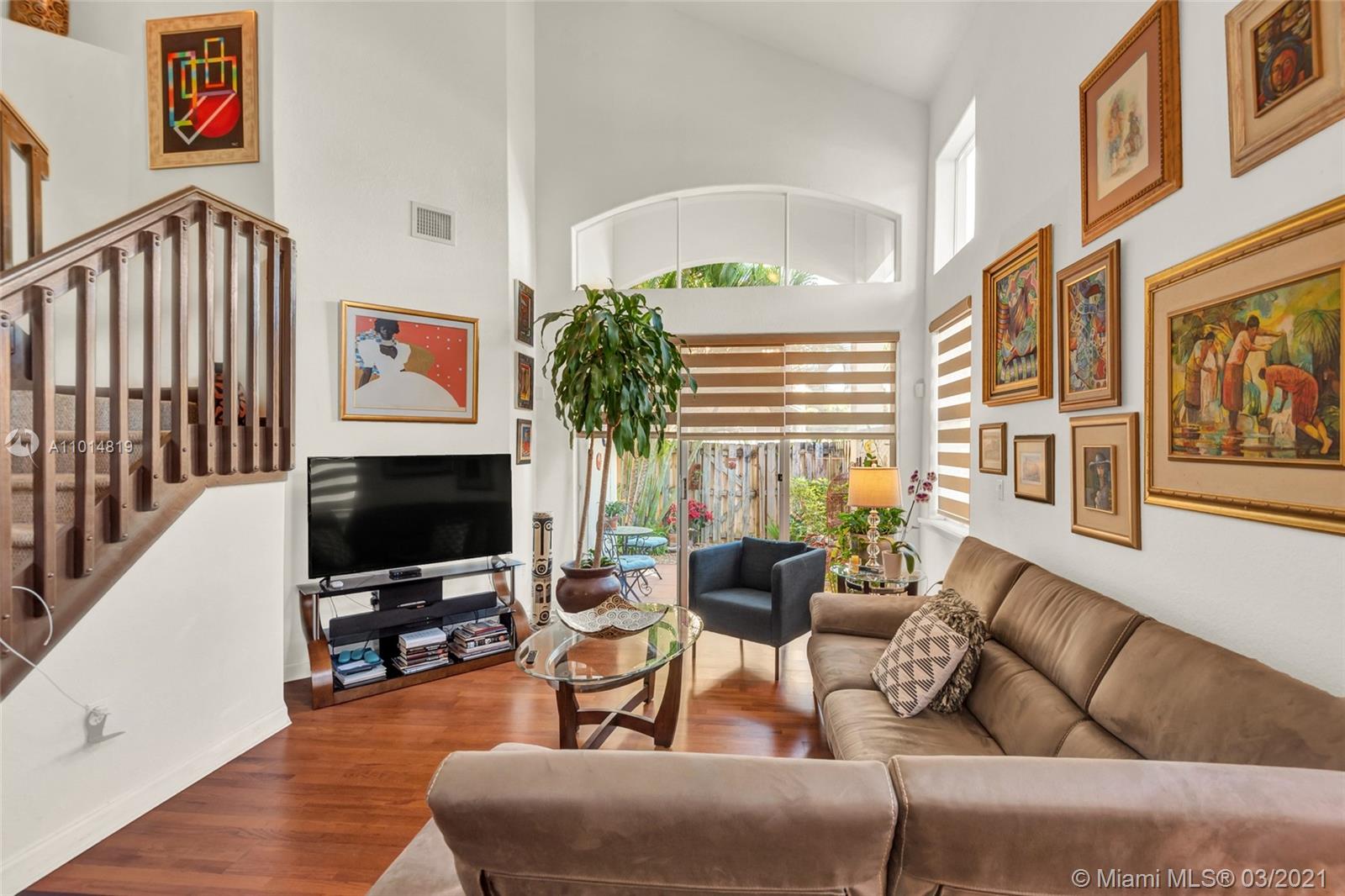 DORAL SOUTHEAST PATIO-HOM - Residential
