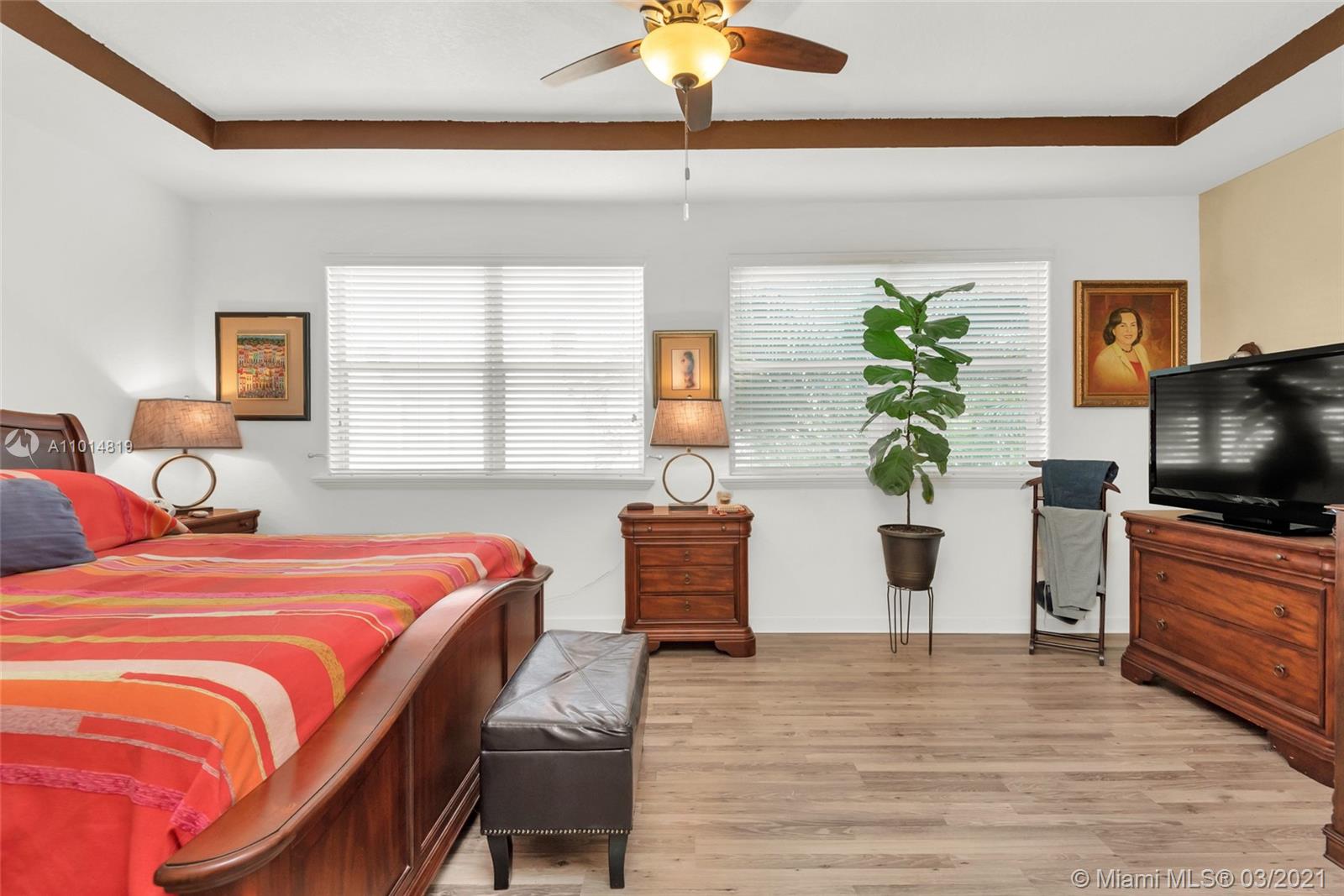 DORAL SOUTHEAST PATIO-HOM - Residential