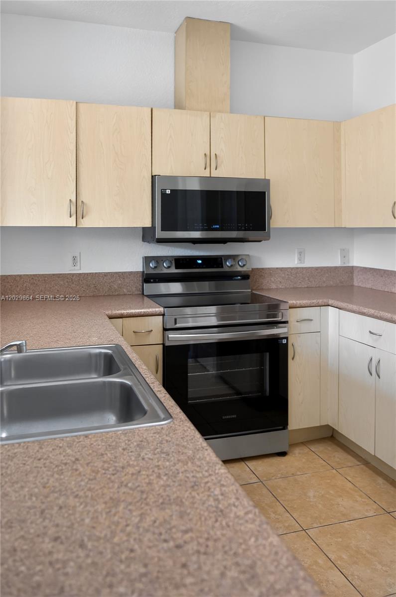 SOUTH POINTE COVE CONDO - Residential