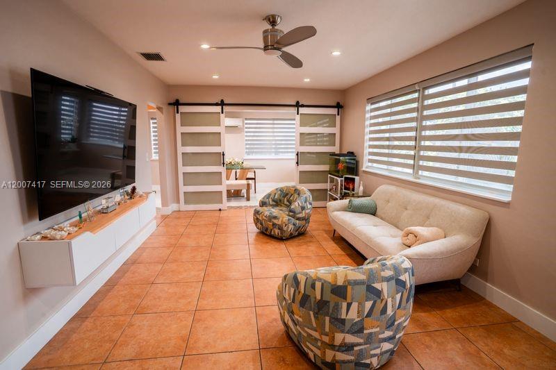 HIALEAH ESTATES - Residential