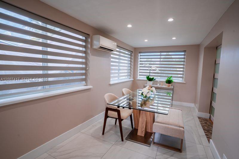 HIALEAH ESTATES - Residential