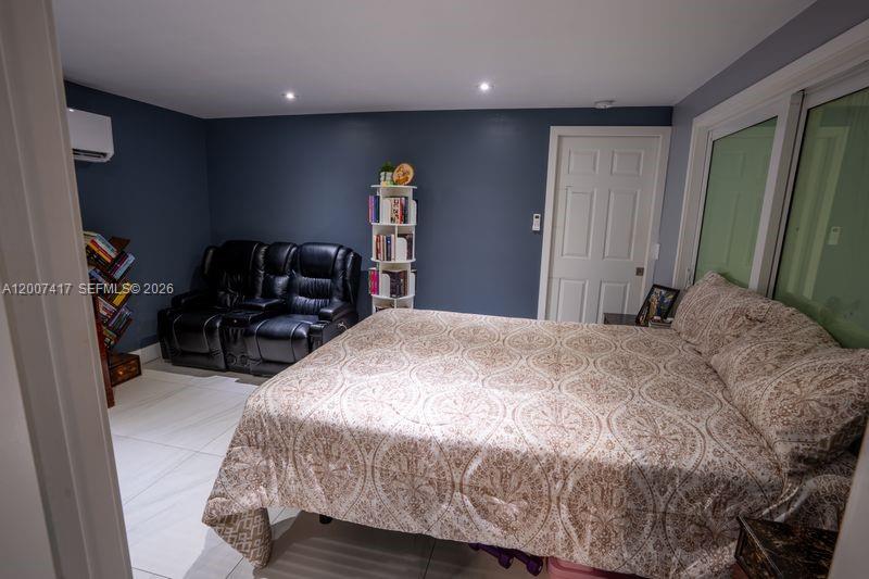 HIALEAH ESTATES - Residential