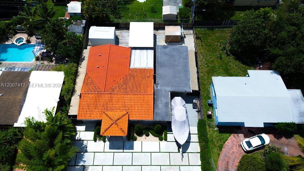 HIALEAH ESTATES - Residential