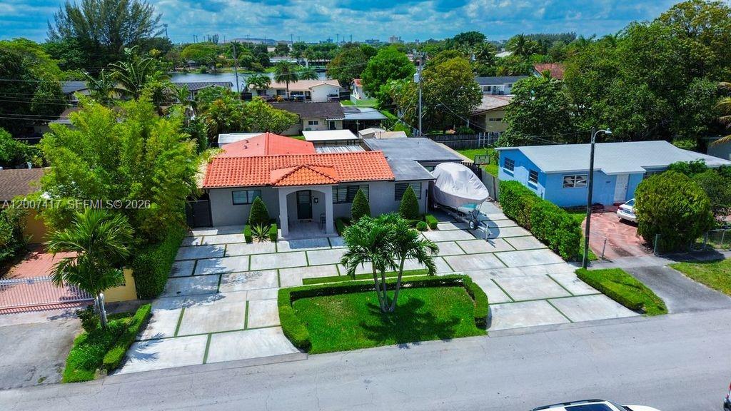 HIALEAH ESTATES - Residential