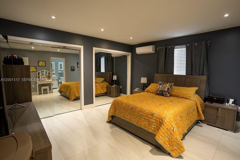 HIALEAH ESTATES - Residential