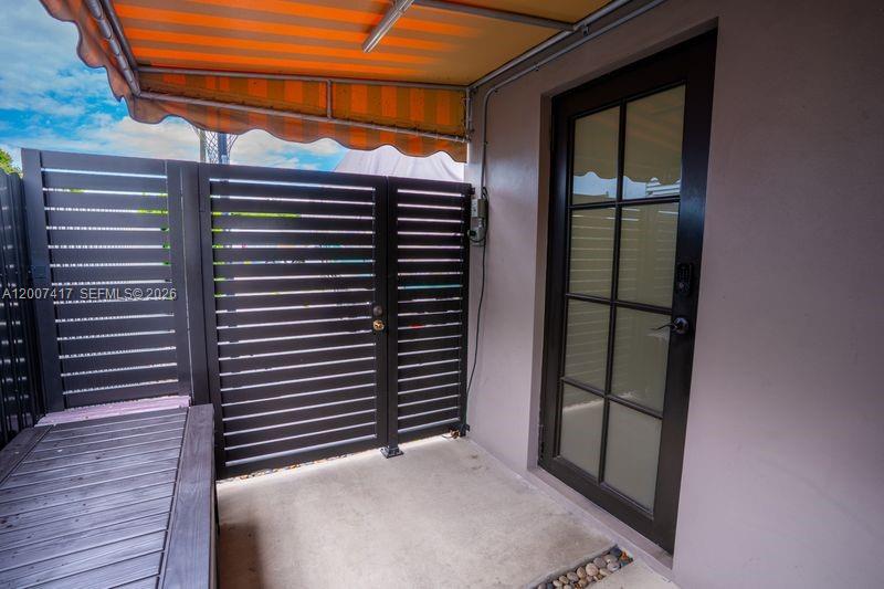 HIALEAH ESTATES - Residential