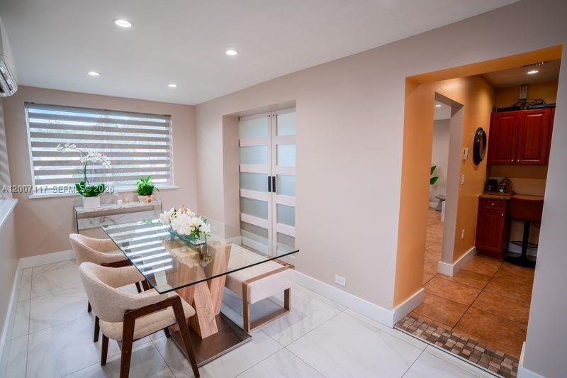 HIALEAH ESTATES - Residential