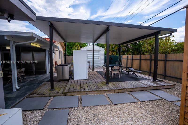 HIALEAH ESTATES - Residential
