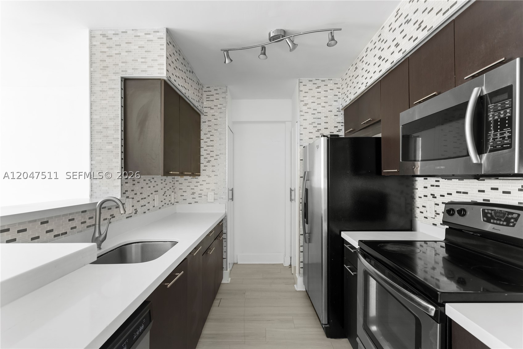THE MARK ON BRICKELL COND - Residential