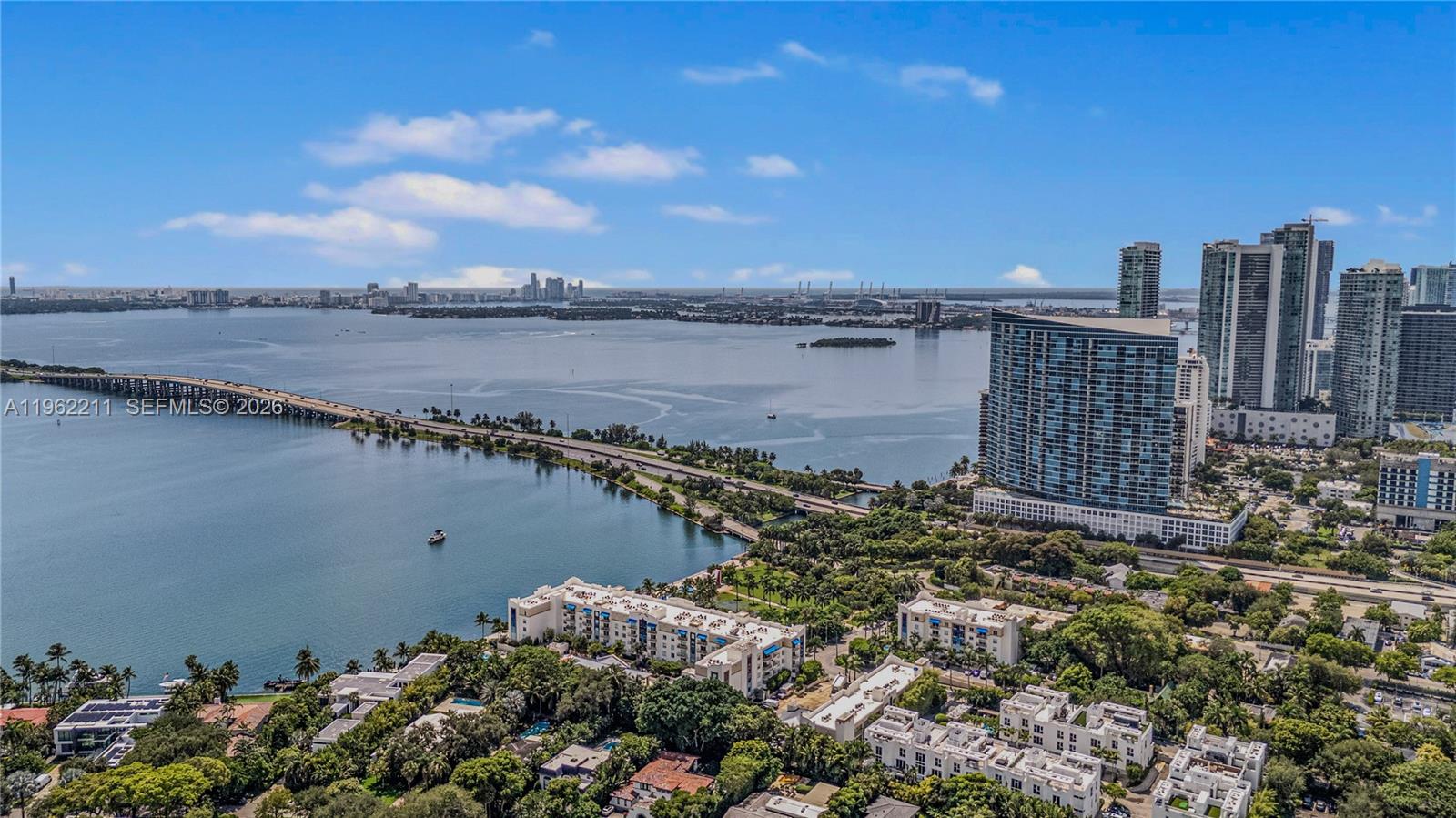 QUADRO CONDO - Residential