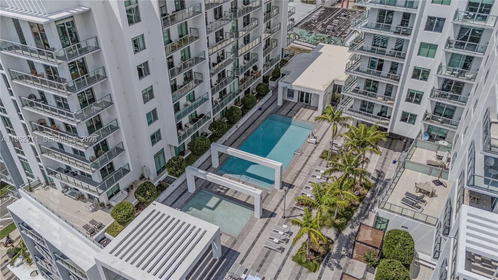 QUADRO CONDO - Residential
